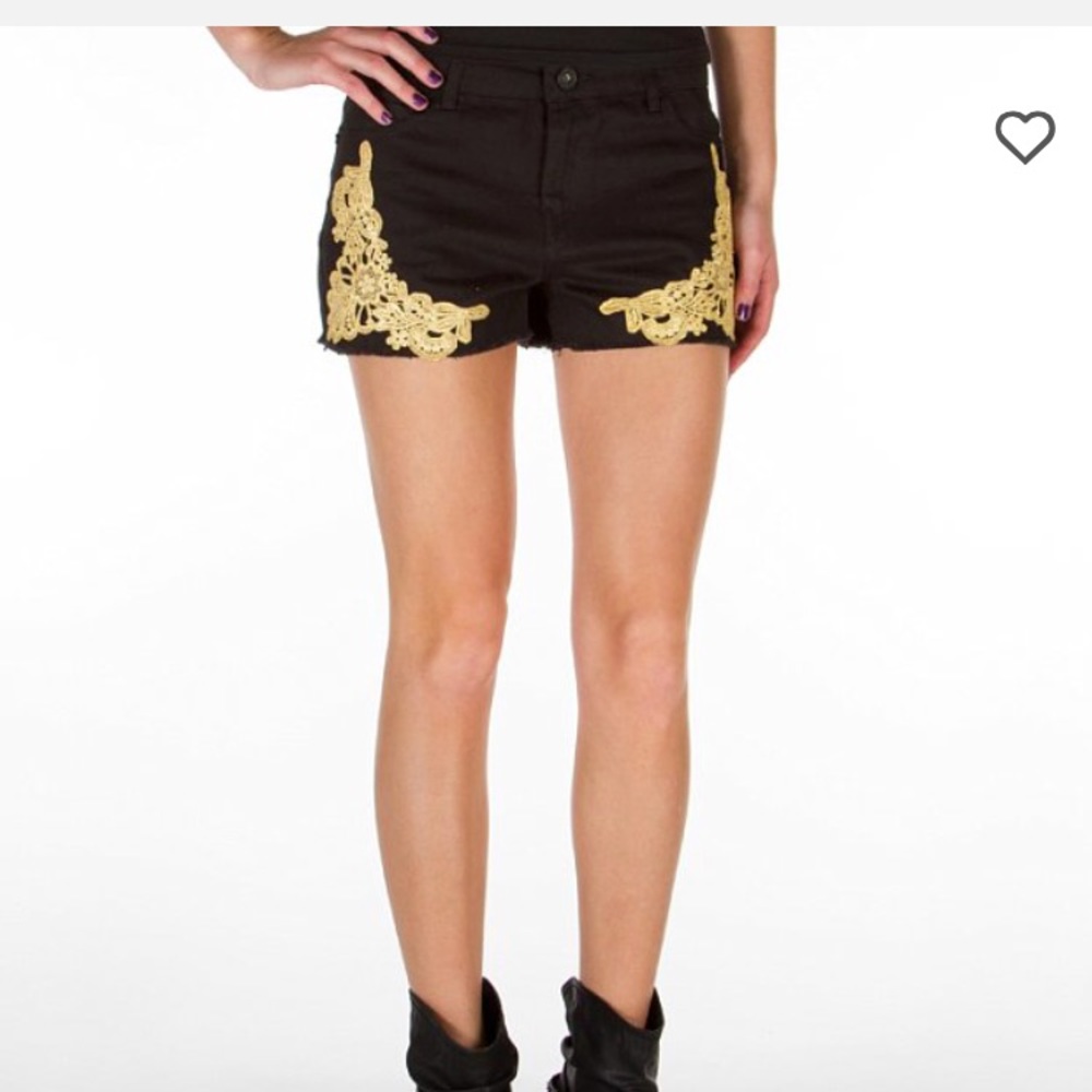 Tinseltown Crochet Stretch Short